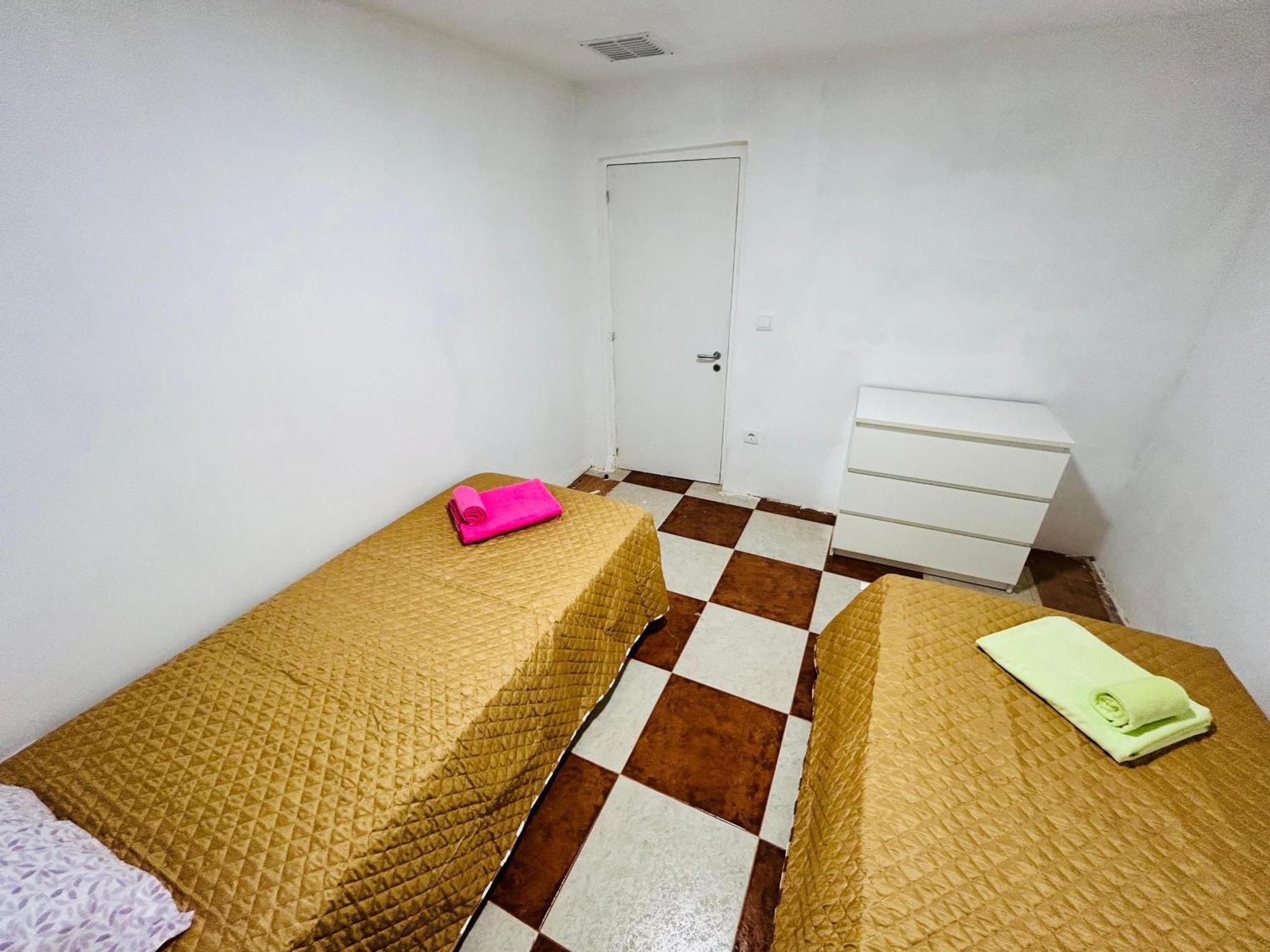 Japji Guest House Esmeriz Vitoria Exterior photo